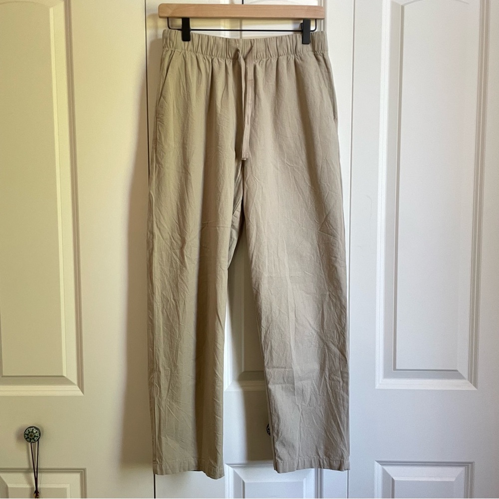 EUC Uniqlo straight leg cotton elastic waist pants in beige